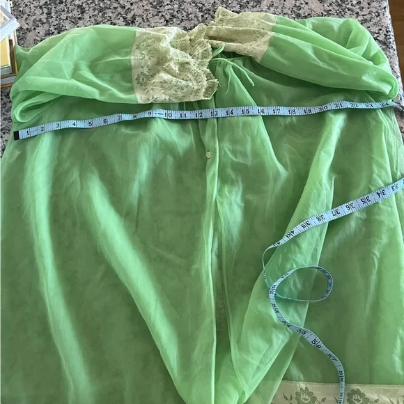 Vintage lime green robe or bed jacket chiffon and lace - Picture 8 of 8